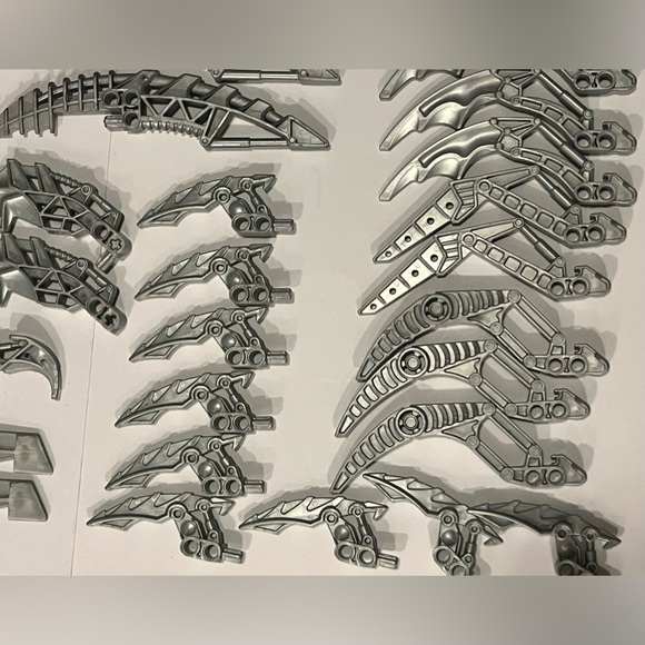 Huge Set Of LEGO Bionicle Weapons Set Of 43 Items Bundle Genuine Bionicle Parts - Picture 11 of 15
